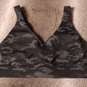 NWT Camo Fabletics All Day Every Day Bra